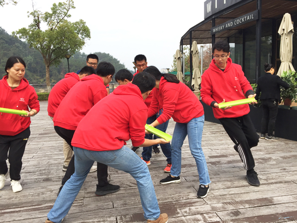 團(tuán)隊(duì)協(xié)作的念海消防小伙伴們